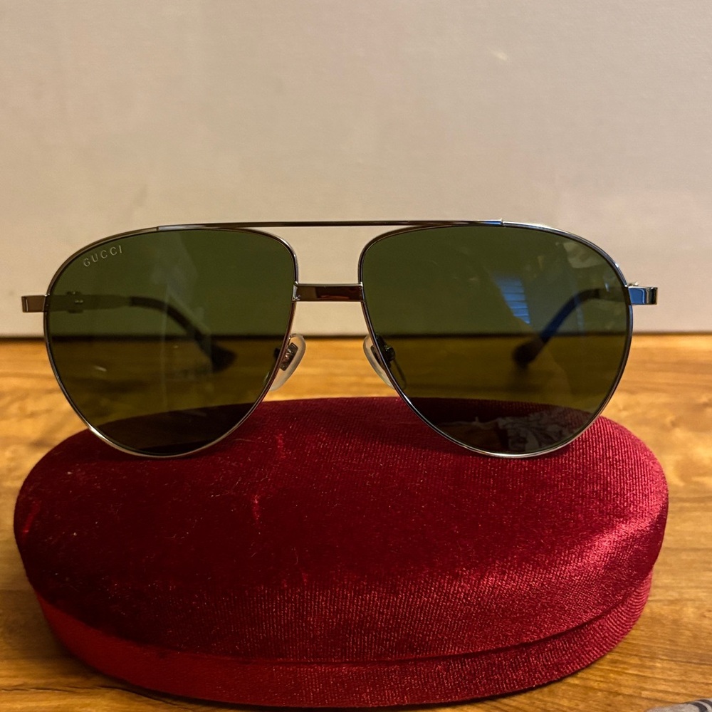 Gucci Aviator Sunglasses with Dark Green Lenses